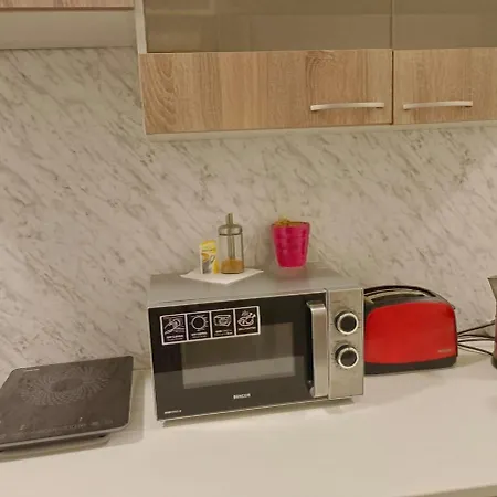 Apartment Just 3 Min Walk Old Town Center Private E