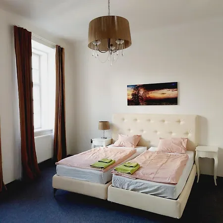 Just 3 Min Walk Old Town Center Private E * Prague
